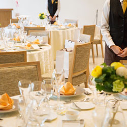 結婚式場の配膳